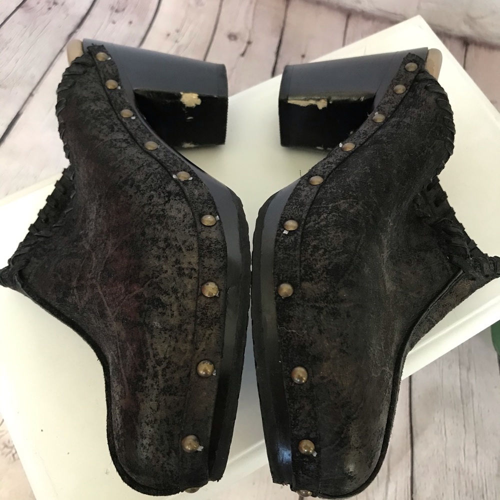 Salpy Clogs - image 4